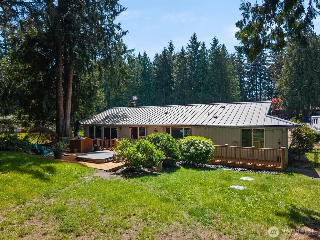 4823 W Tapps Dr E Lake Tapps WA 98391