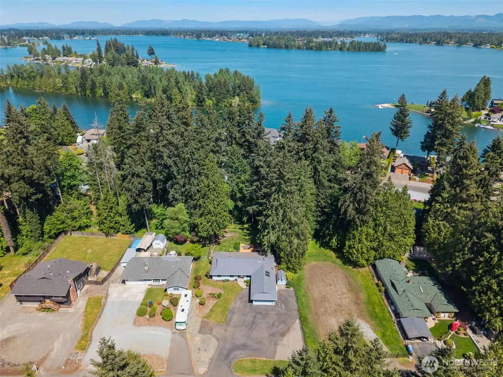 4823 W Tapps Dr E Lake Tapps WA 98391