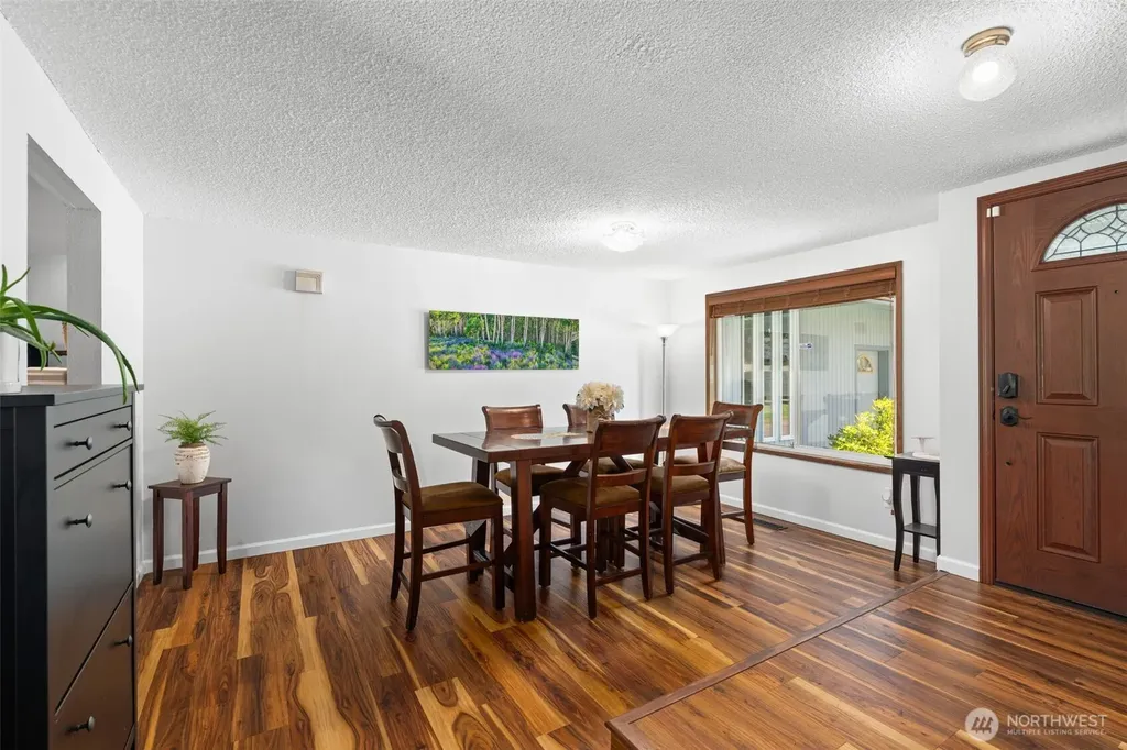 4823 W Tapps Dr E Lake Tapps WA 98391