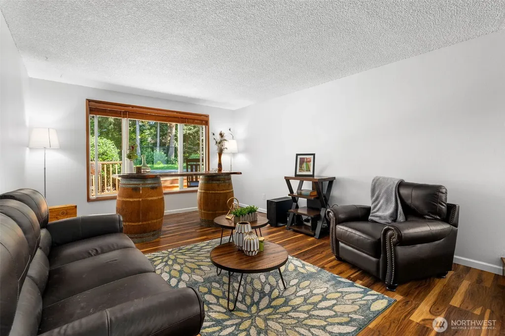 4823 W Tapps Dr E Lake Tapps WA 98391
