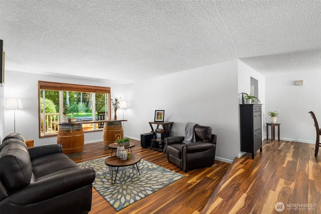 4823 W Tapps Dr E Lake Tapps WA 98391