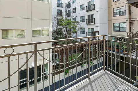 425 Vine Street Seattle WA 98121