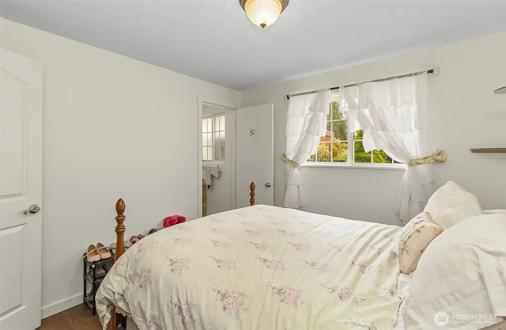 13518 47th Drive NE Marysville WA 98271
