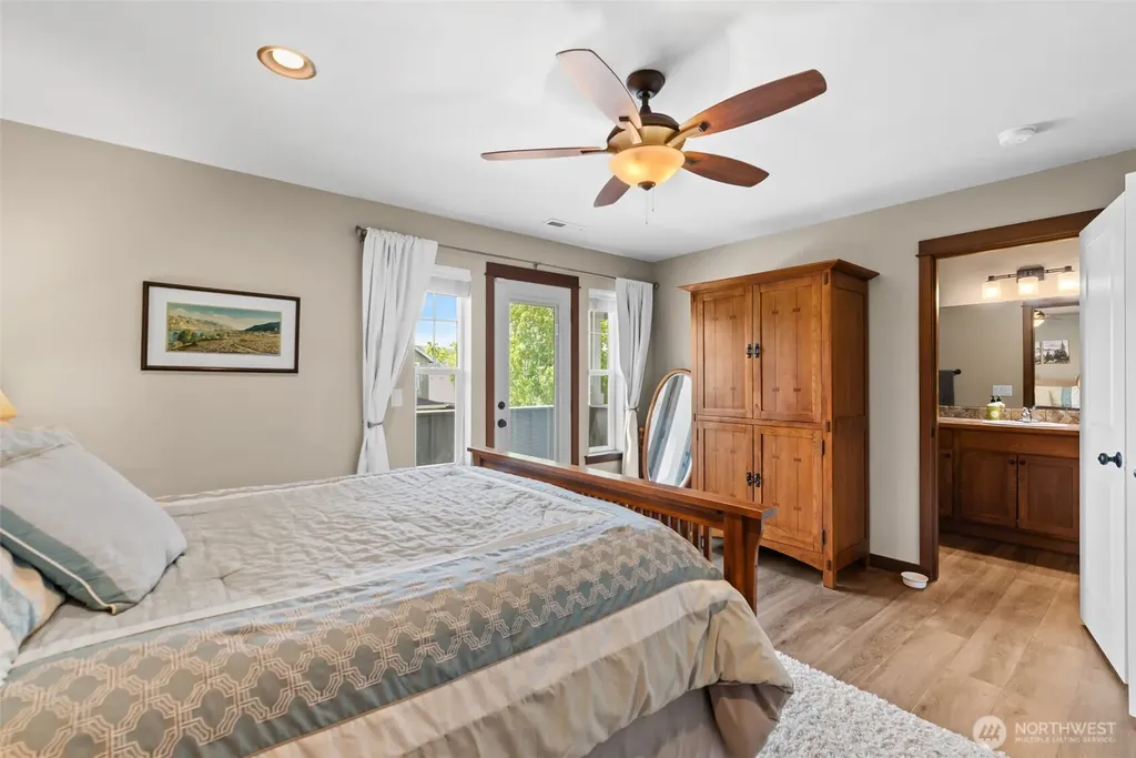2452 NW Columbia Avenue East Wenatchee WA 98802