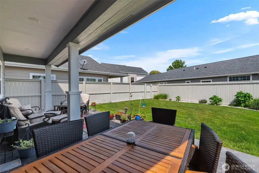 2452 NW Columbia Avenue East Wenatchee WA 98802