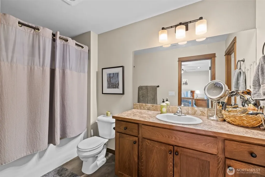 2452 NW Columbia Avenue East Wenatchee WA 98802