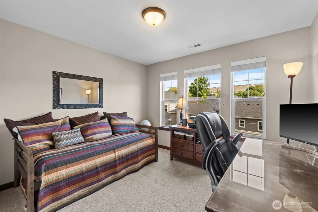 2452 NW Columbia Avenue East Wenatchee WA 98802