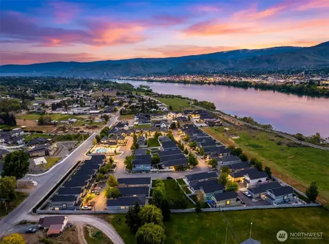2452 NW Columbia Avenue East Wenatchee WA 98802