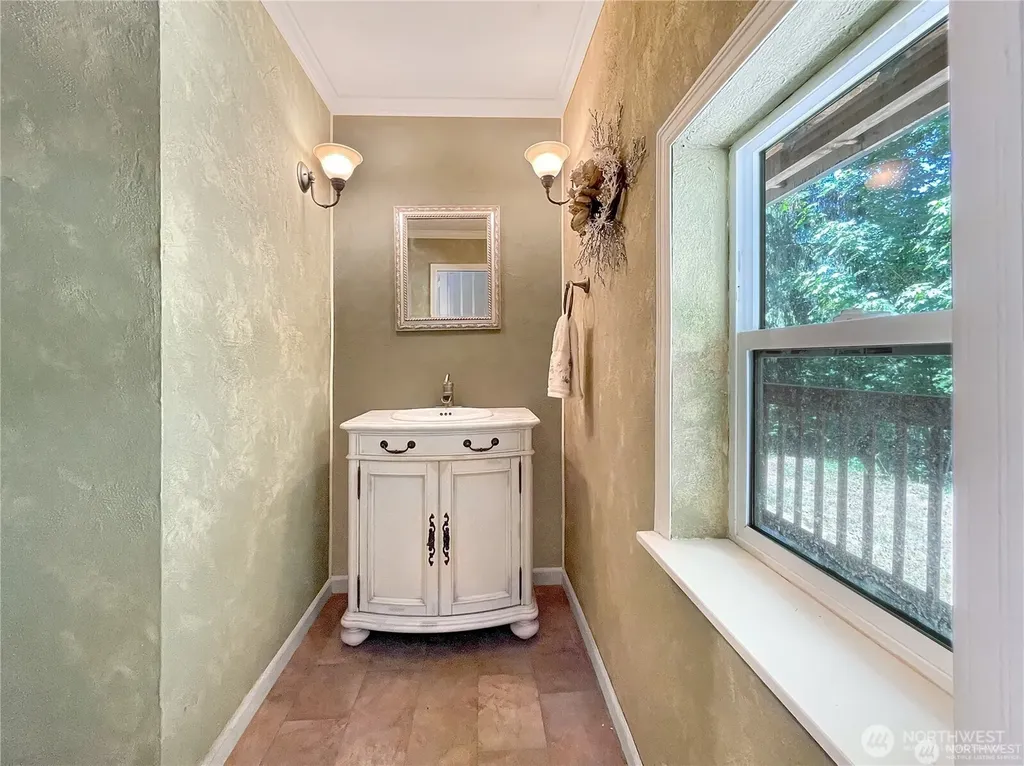 890 Wynwood Drive Shelton WA 98584