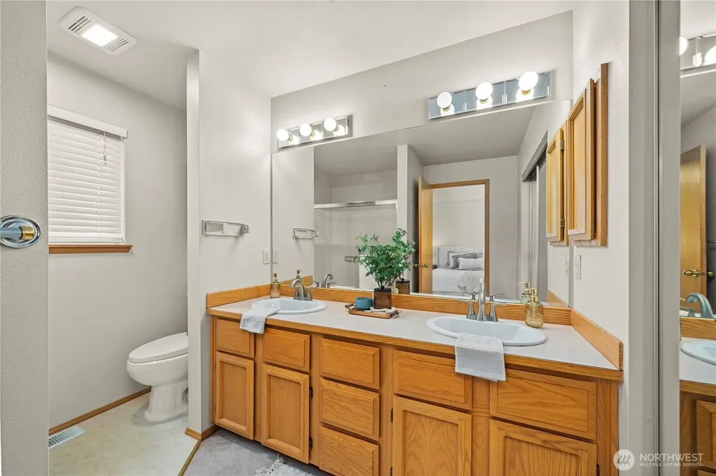 826 SW 347th Court Federal Way WA 98023