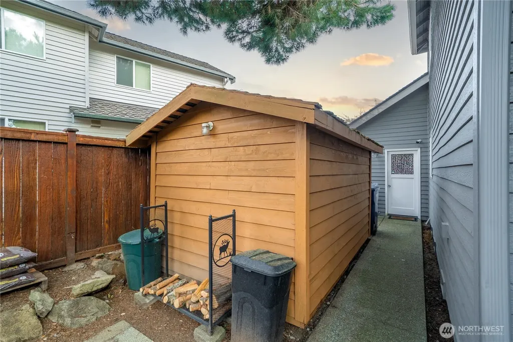 826 SW 347th Court Federal Way WA 98023
