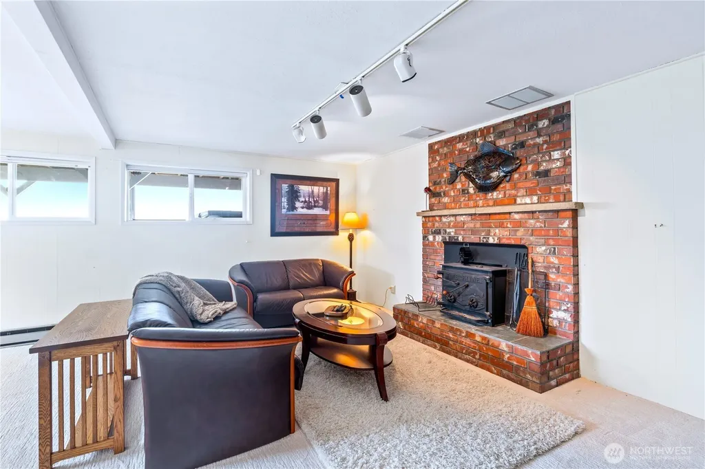 9609 Samish Island Road Bow WA 98232