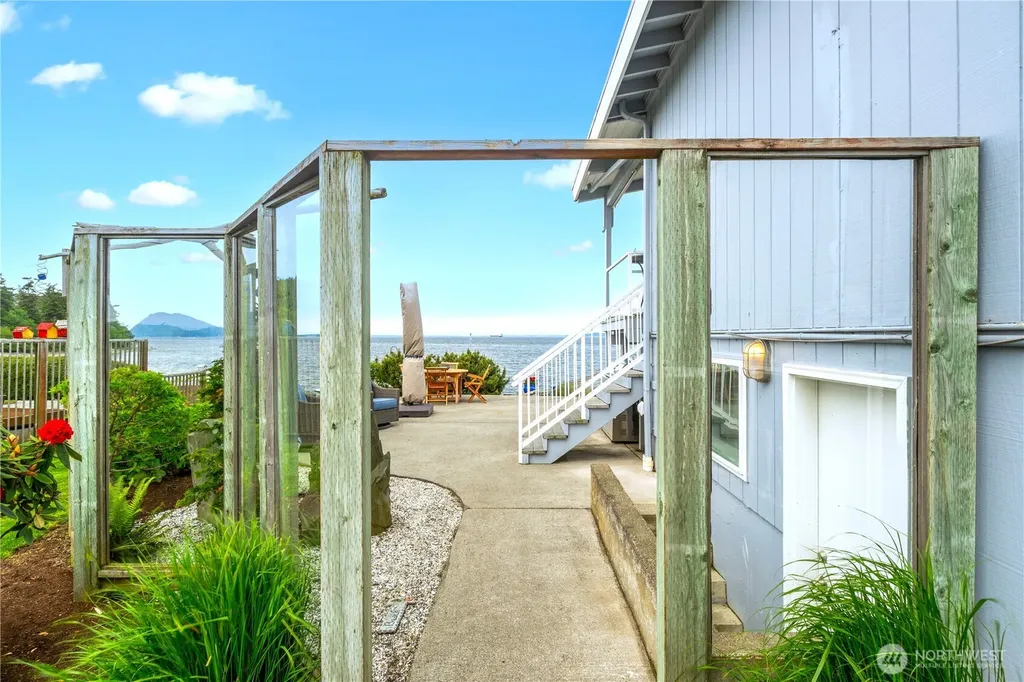 9609 Samish Island Road Bow WA 98232