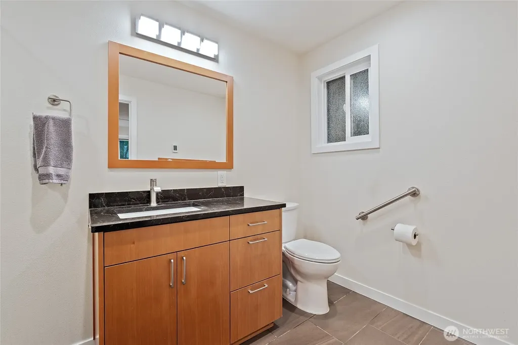18483 47th Place NE Lake Forest Park WA 98155