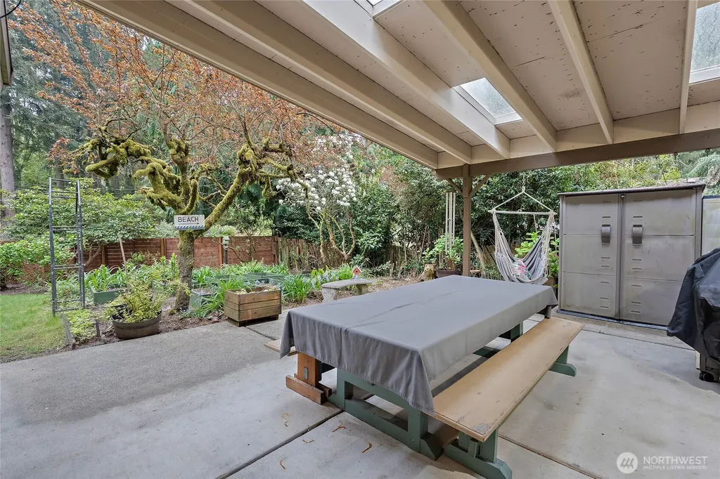 18483 47th Place NE Lake Forest Park WA 98155