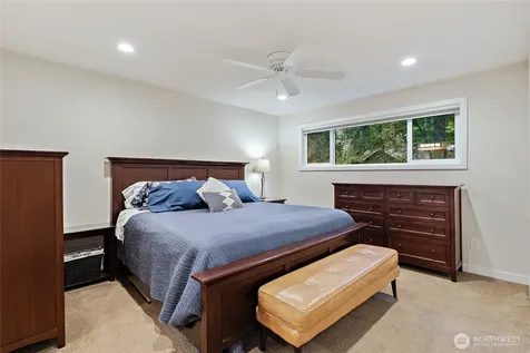 18483 47th Place NE Lake Forest Park WA 98155