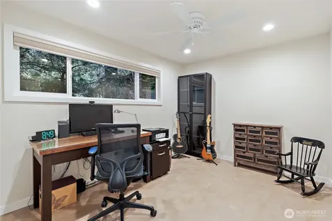 18483 47th Place NE Lake Forest Park WA 98155