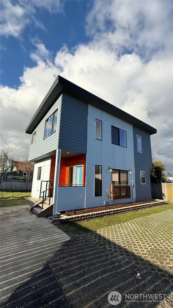 9025 38th Avenue S Seattle WA 98118