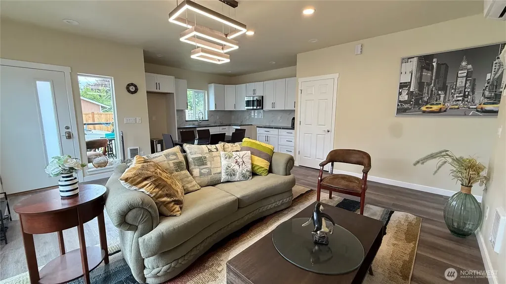 9025 38th Avenue S Seattle WA 98118