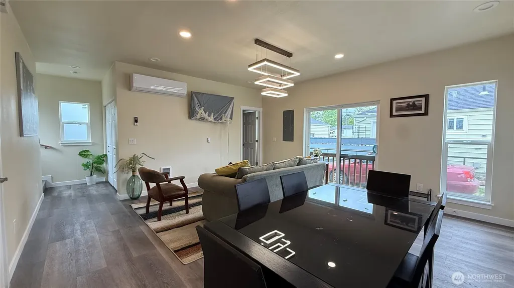 9025 38th Avenue S Seattle WA 98118