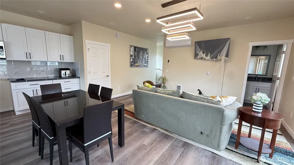 9025 38th Avenue S Seattle WA 98118