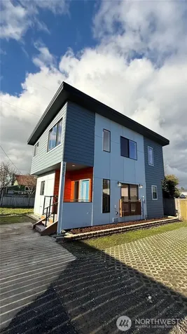 9025 38th Avenue S Seattle WA 98118
