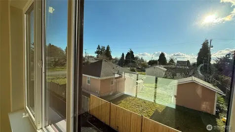 9025 38th Avenue S Seattle WA 98118