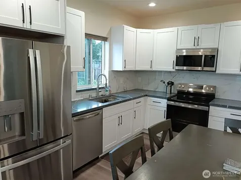 9025 38th Avenue S Seattle WA 98118