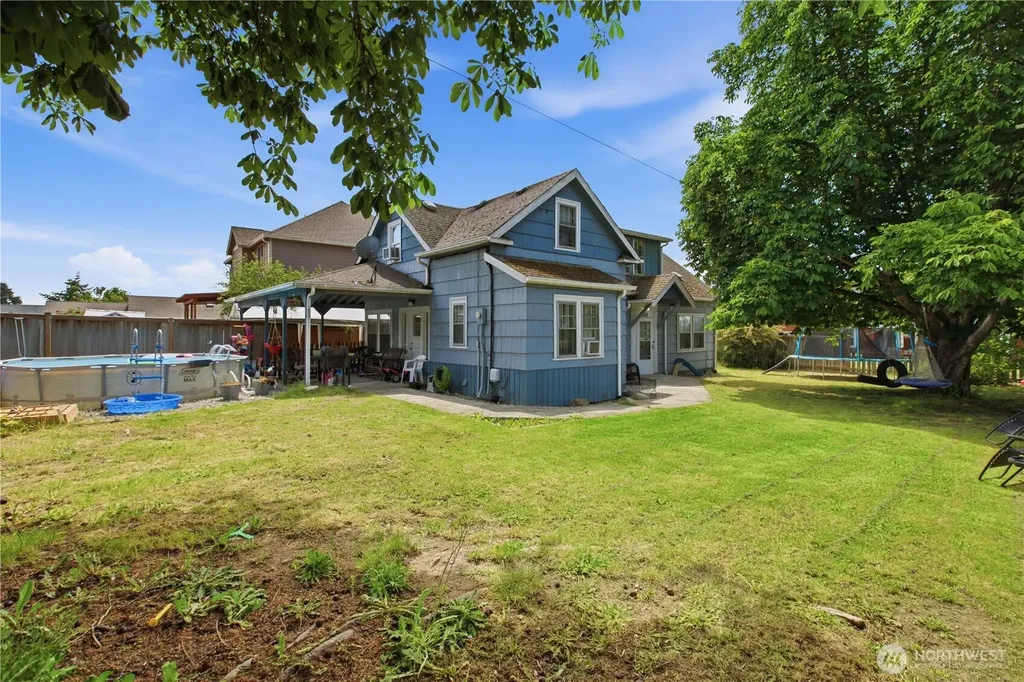 216 127th Street E Tacoma WA 98445
