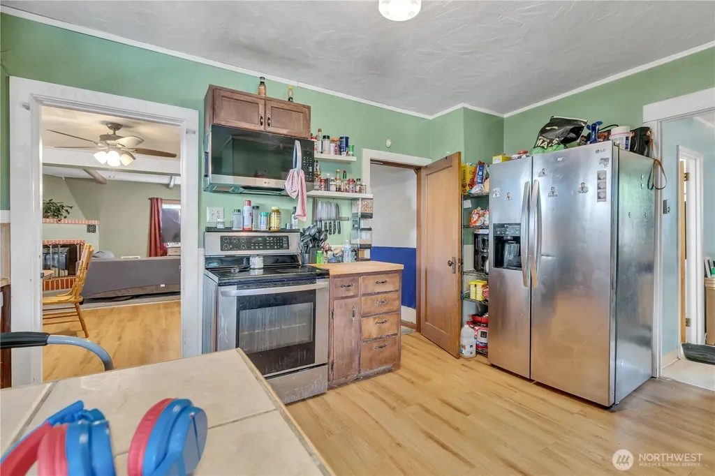 216 127th Street E Tacoma WA 98445