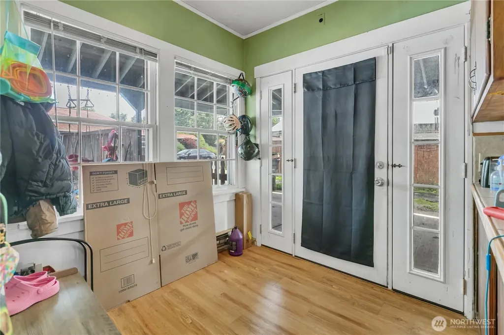 216 127th Street E Tacoma WA 98445