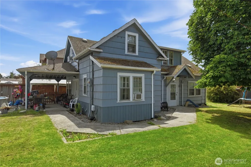 216 127th Street E Tacoma WA 98445