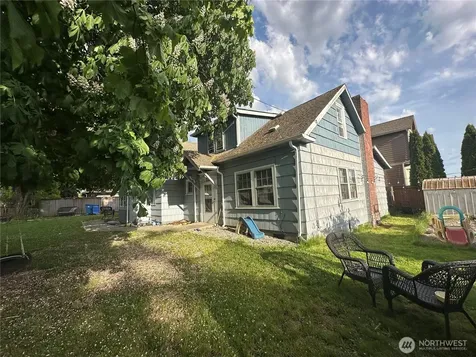 216 127th Street E Tacoma WA 98445