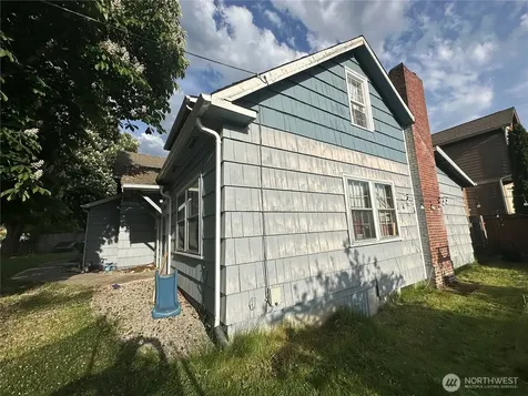 216 127th Street E Tacoma WA 98445