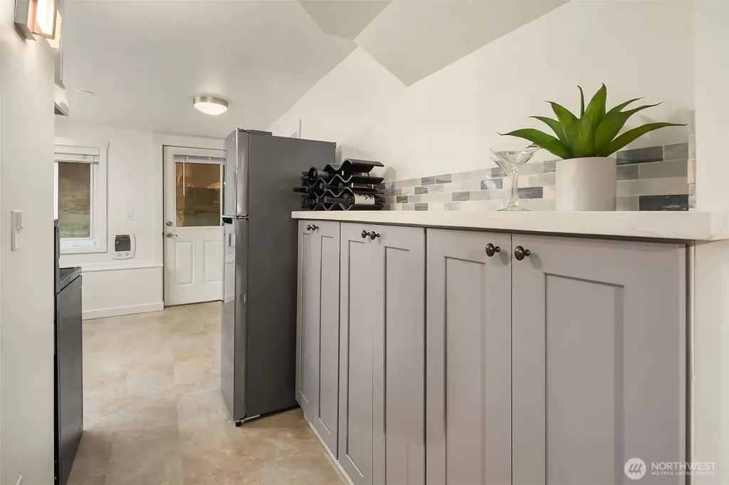 17 W Dravus Street Seattle WA 98119
