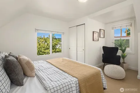 17 W Dravus Street Seattle WA 98119