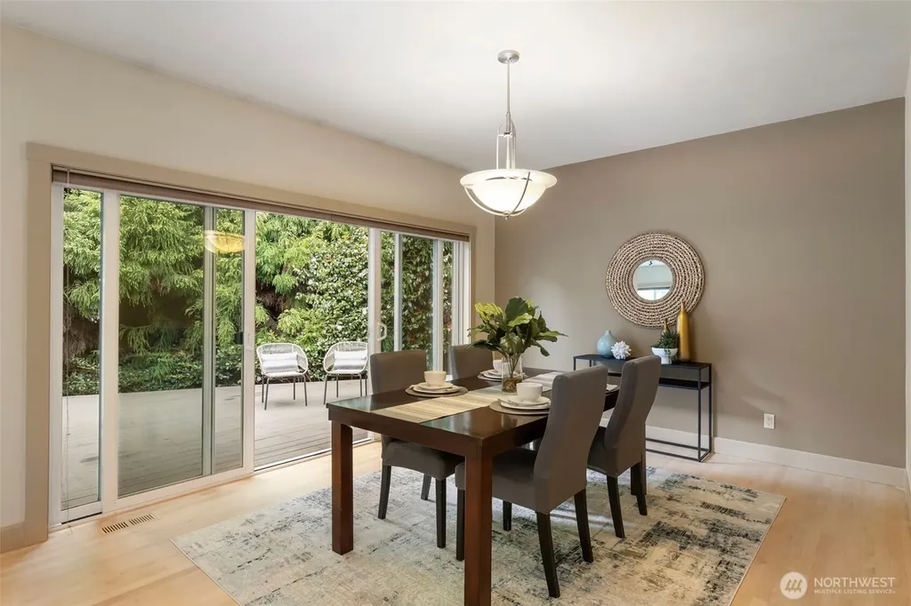 382 Windship Drive Port Townsend WA 98368