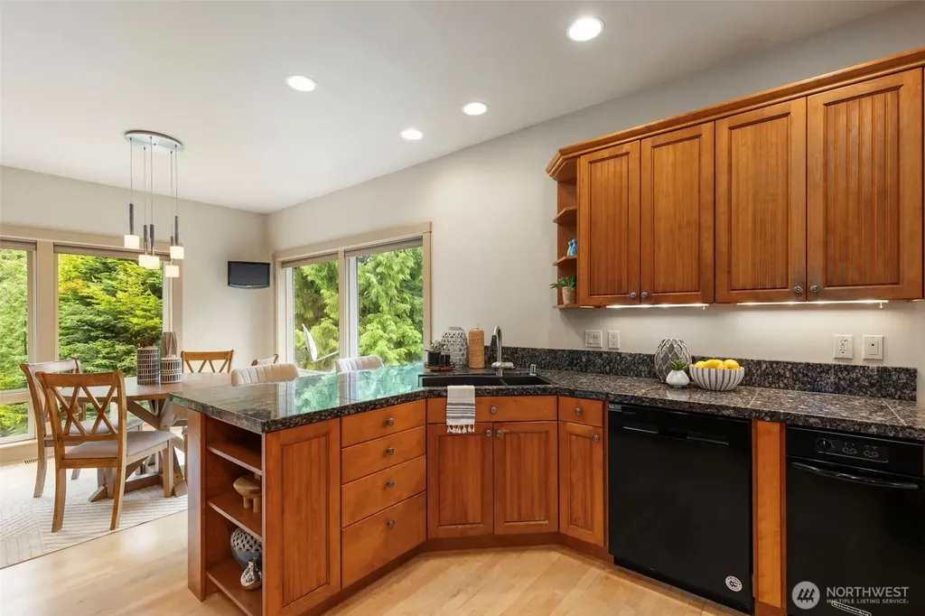 382 Windship Drive Port Townsend WA 98368