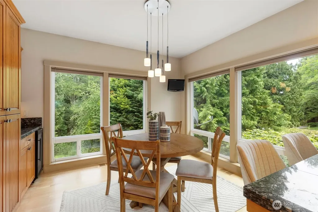 382 Windship Drive Port Townsend WA 98368