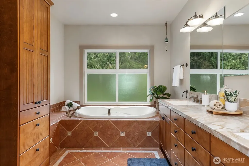 382 Windship Drive Port Townsend WA 98368