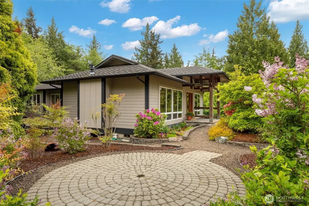 382 Windship Drive Port Townsend WA 98368