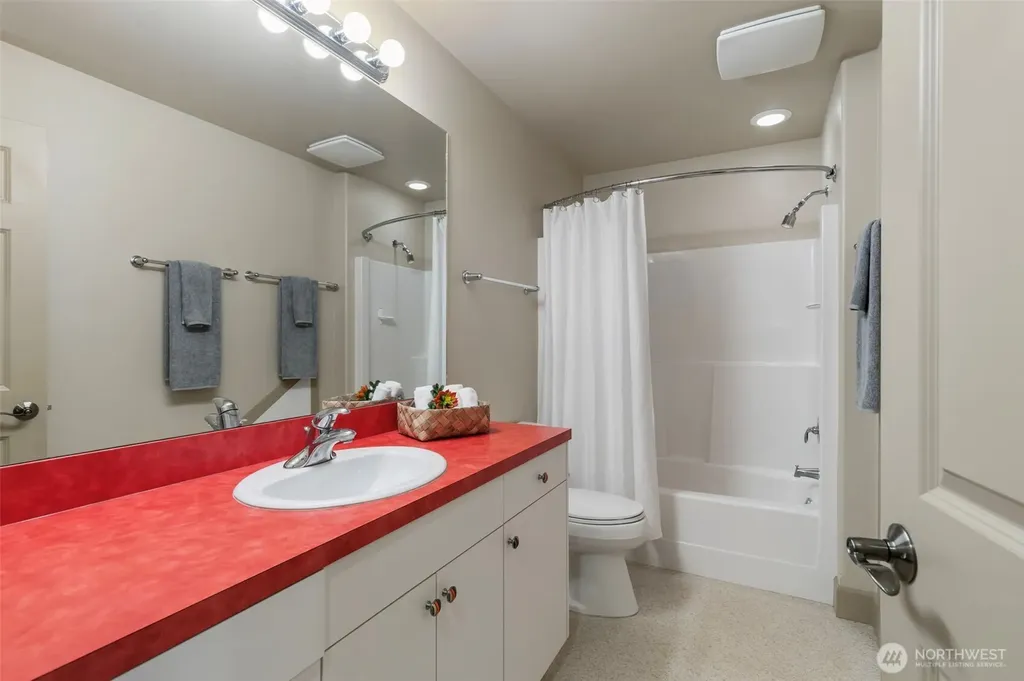 382 Windship Drive Port Townsend WA 98368