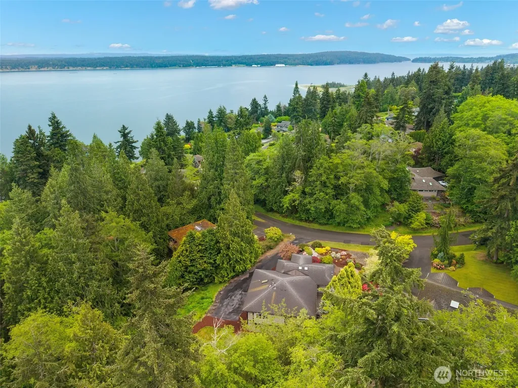 382 Windship Drive Port Townsend WA 98368