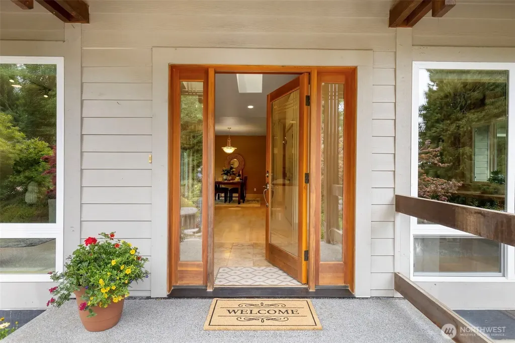 382 Windship Drive Port Townsend WA 98368