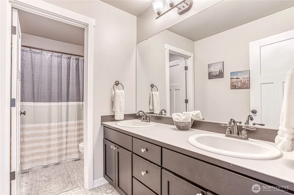 2028 SE Legacy Place East Wenatchee WA 98802