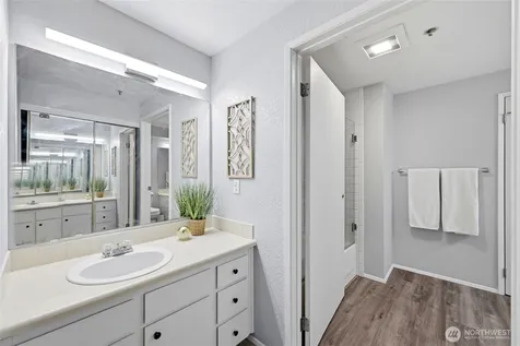 25005 98th Place S Kent WA 98030