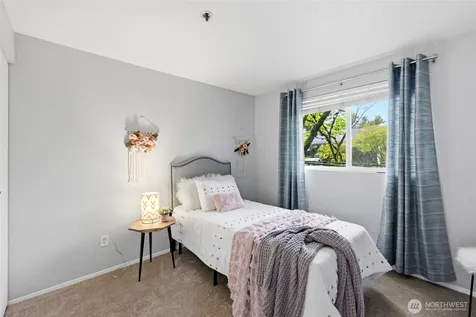 25005 98th Place S Kent WA 98030