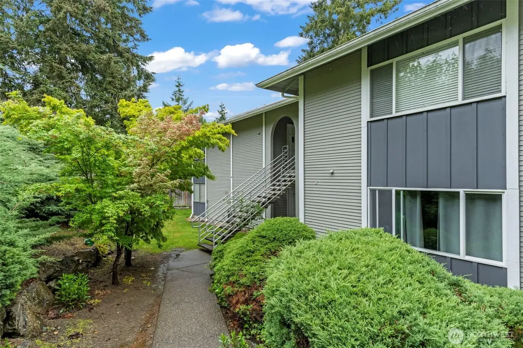17112 NE 45th Street Redmond WA 98052