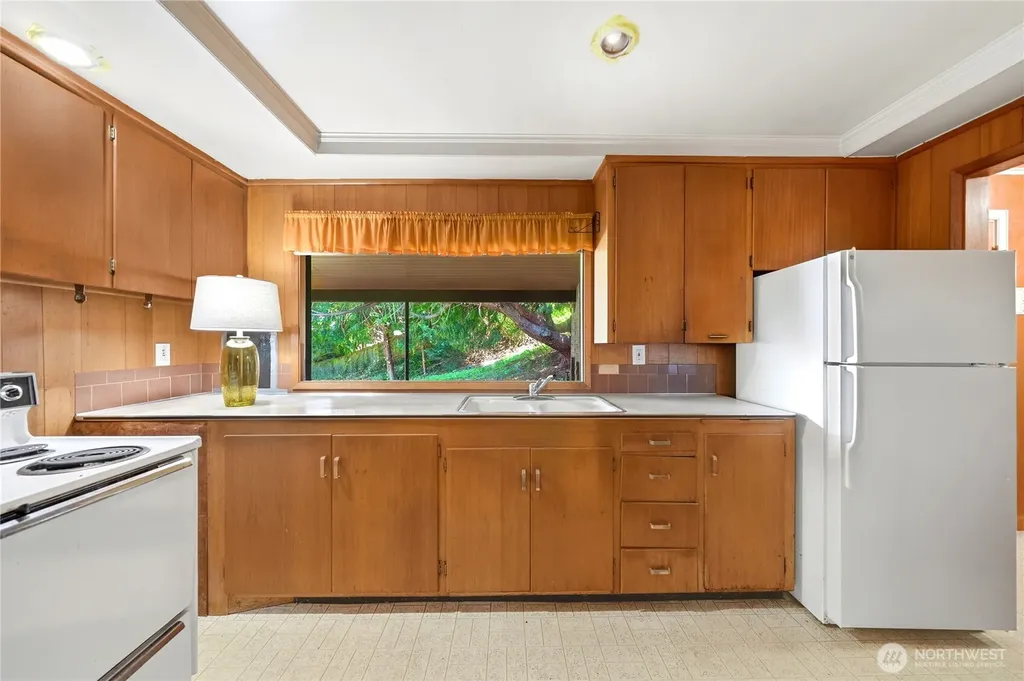 2521 103 Avenue SE Bellevue WA 98004