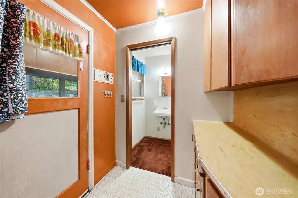 2521 103 Avenue SE Bellevue WA 98004